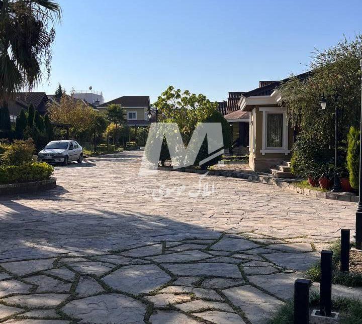 خرید ویلا دوبلکس استخردار و سند تک برگ رویان | ۴۲۰ متر