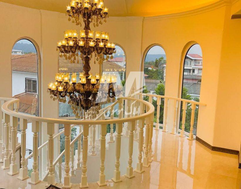 خرید کاخ ویلای شهرکی مبله با استخر در چمستان سعادت‌ آباد | ۴۰۰ متر