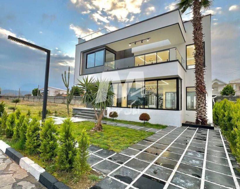 خرید ویلای مدرن هوشمند با استخر روباز در نعمت‌آباد چمستان | ۳۰۰ متر