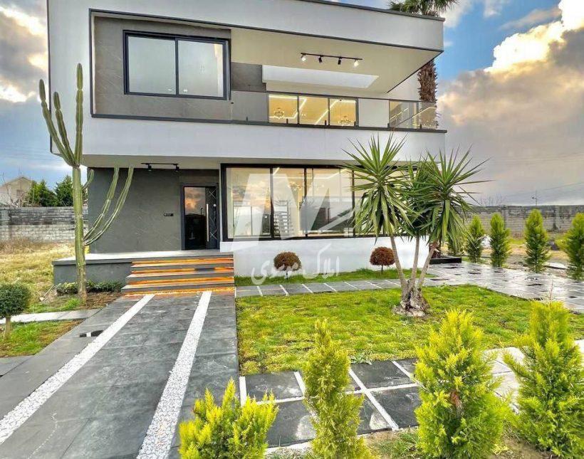 خرید ویلای مدرن هوشمند با استخر روباز در نعمت‌آباد چمستان | ۳۰۰ متر