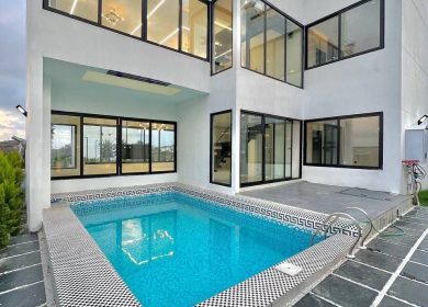 خرید ویلای مدرن هوشمند با استخر روباز در نعمت‌آباد چمستان | ۳۰۰ متر