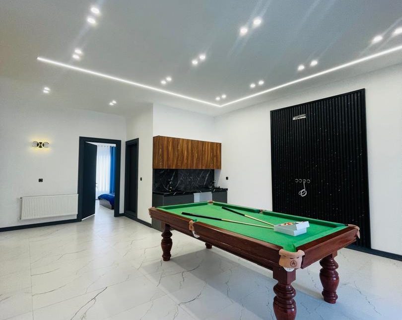 فروش ویلای فول‌فرنیش استخردار شهرک برند ونوش سیسنگان | ۲۸۰ متر