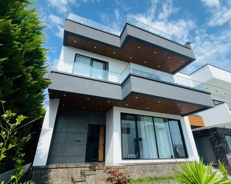 فروش ویلای فولفرنیش استخردار شهرک برند ونوش سیسنگان | ۲۸۰ متر