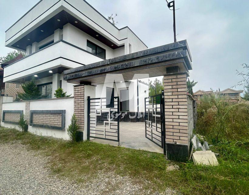 فروش ویلا شیک و مدرن استخر دار ۲۰۰ متر بنا چمستان | ۲۲۰ متر