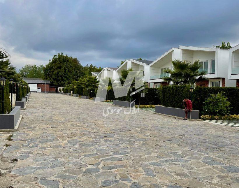 خرید ویلای مدرن شهرکی با استخر در چمستان جوربند | ۳۰۰ متر