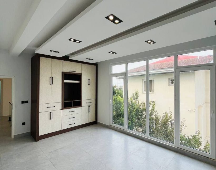 فروش ویلا دوبلکس مدرن در شمال منطقه نور 300 متری استخردار | ۳۰۰ متر