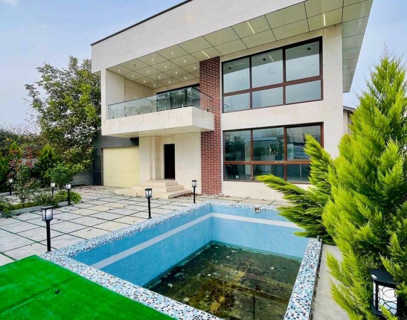 فروش ویلا دوبلکس مدرن در شمال منطقه نور 300 متری استخردار | ۳۰۰ متر