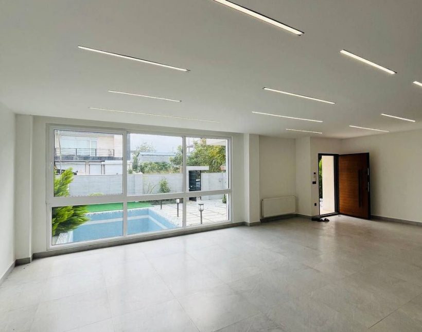 فروش ویلا دوبلکس مدرن در شمال منطقه نور 300 متری استخردار | ۳۰۰ متر