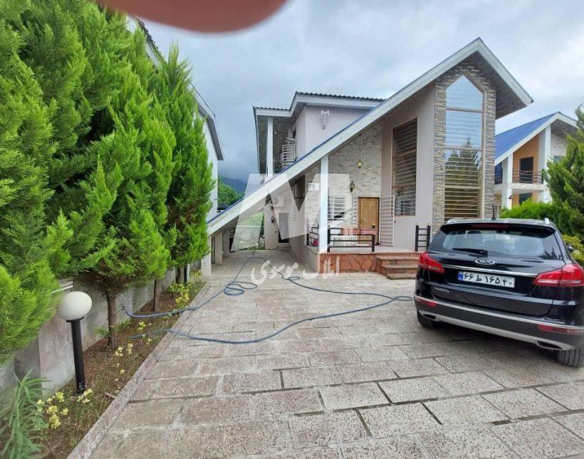 فروش باغ ویلا نیم پیلوت 300 متری منطقه سیاهرود رویان | 300 متر