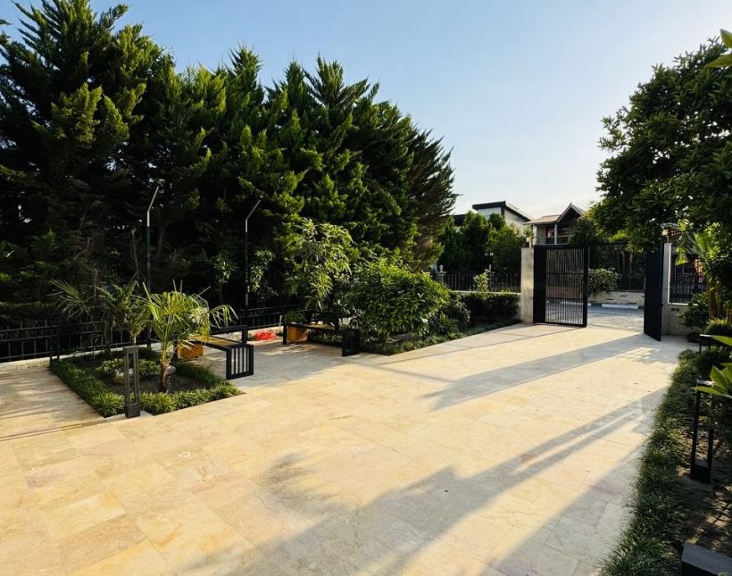 خرید ویلا ۳۰۰ متری نما سنگ آپادانا چمستان | ۳۰۰ متر