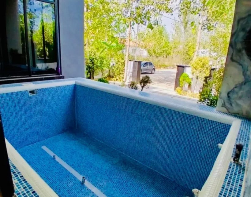 فروش ویلا فلت استخر دار و سند دار چمستان | ۲۵۰ متر