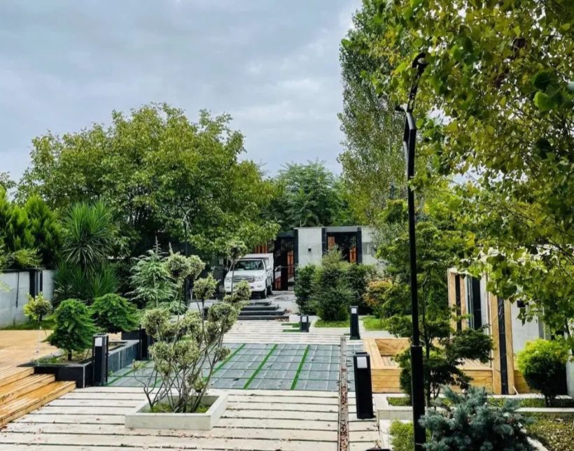 خرید ویلا تریپلکس استخر دار و سند تک برگ چمستان | ۳۵۰ متر