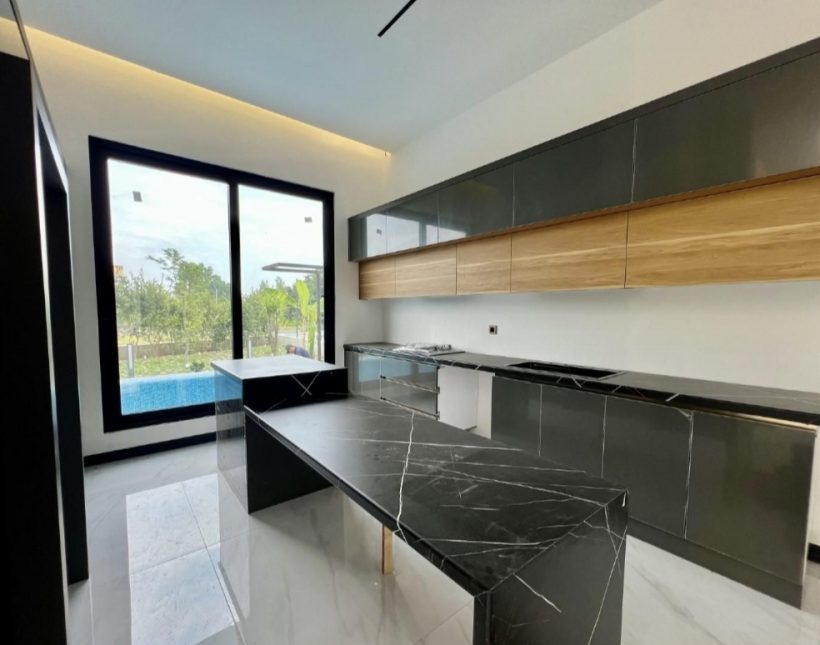 خرید ویلا دوبلکس روف دار و شهرکی نور | ۳۰۰ متر