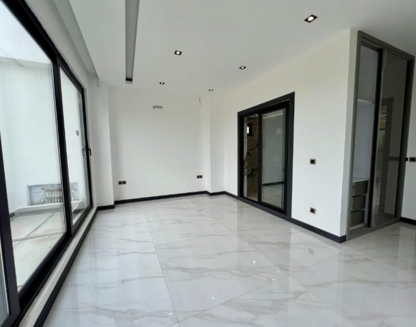 خرید ویلا دوبلکس روف دار و شهرکی نور | ۳۰۰ متر