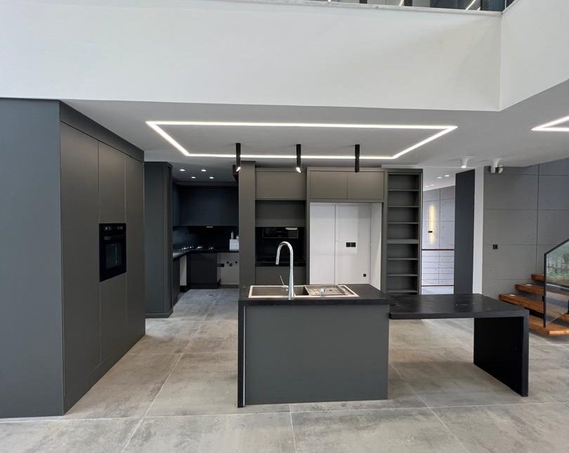 فروش ویلا با معماری مدرن در موقعیت عالی | 300 متر