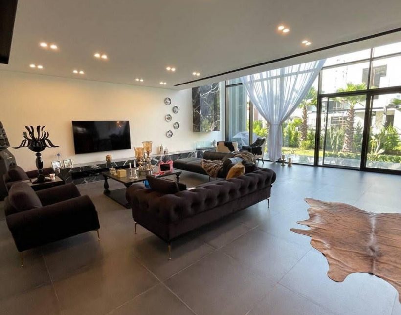 فروش ویلا دوبلکس استخردار و فول فرنیش رویان | ۴۰۰ متر