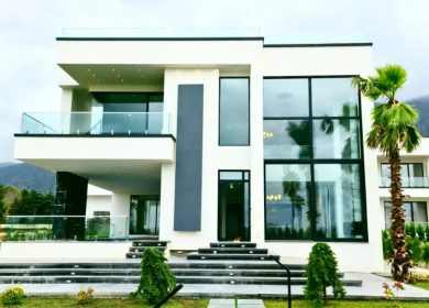 فروش ویژه ویلا مدرن با ۴۰۰ متر بنا در لتینگان نوشهر | ۶۰۰ متر