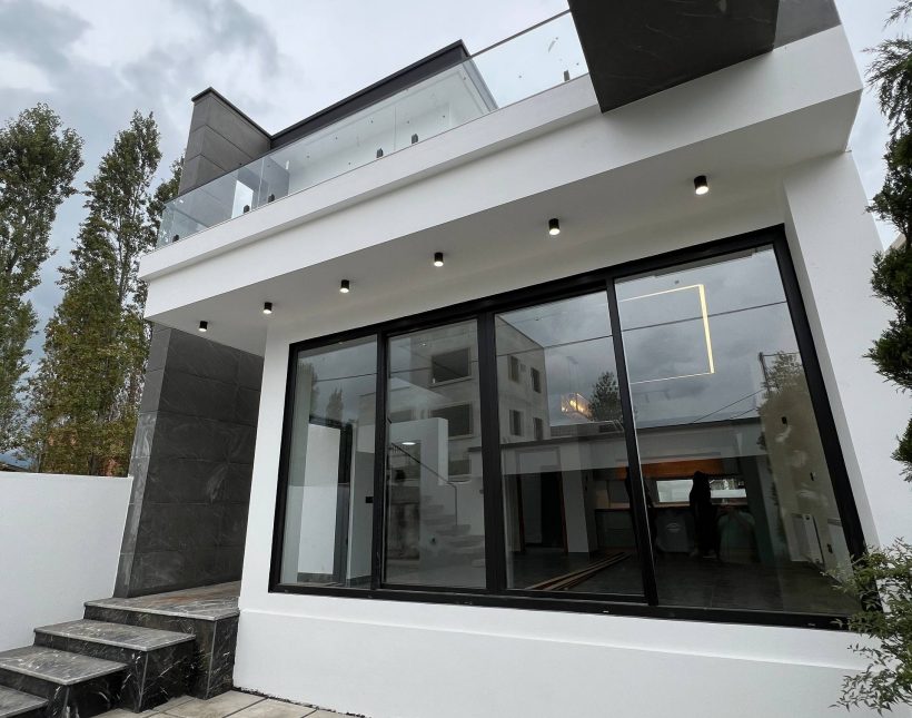 فروش ویلا مدرن و لاکچری شهرکی 160 متر بنا نور | 130 متر