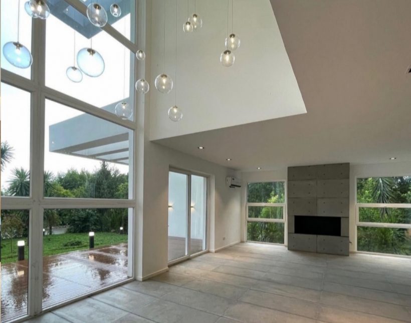 خرید ویلا دوبلکس مدرن استخردار شهرکی مدارک تکمیل | ۴۰۰ متر