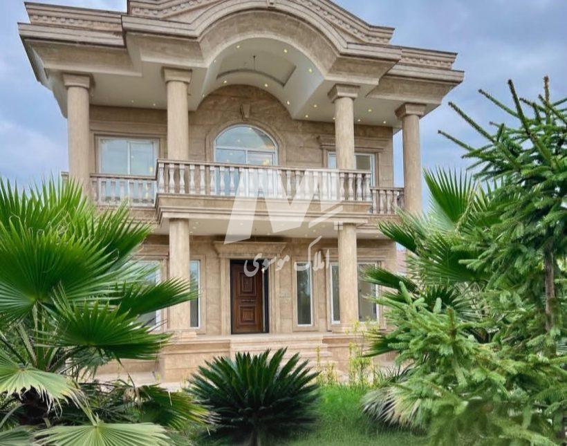 خرید ویلا در نور ۴۰۰ متری کلاسیک نما سنگ شهرک برند جنگلی | ۴۰۰ متر