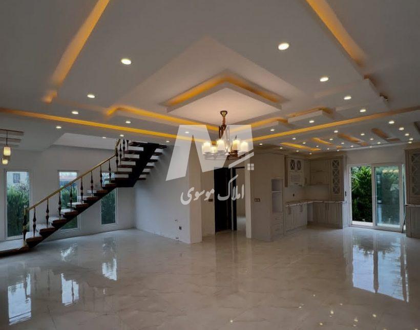 خرید ویلا در نور ۴۰۰ متری کلاسیک نما سنگ شهرک برند جنگلی | ۴۰۰ متر