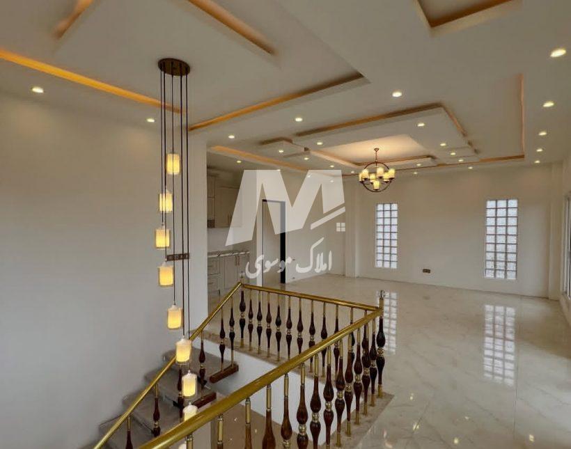 خرید ویلا در نور ۴۰۰ متری کلاسیک نما سنگ شهرک برند جنگلی | ۴۰۰ متر