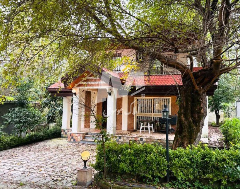 خرید ویلا باغ کلاسیک ۴۰۰ متری مبله کامل منطقه جنگلی نور | ۴۰۰ متر