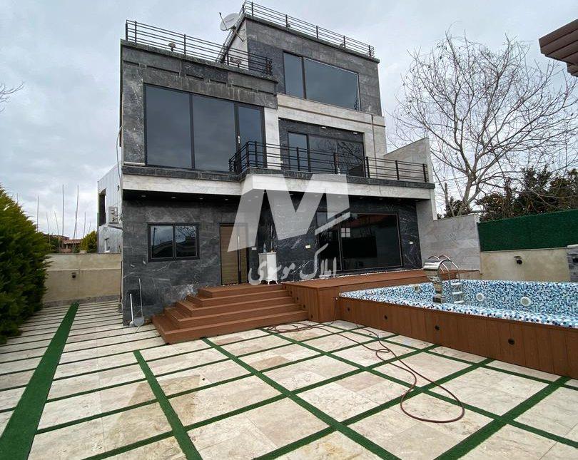 خرید ویلای تریبلکس مدرن شهرکی با استخر در امیرآباد چمستان | ۳۰۰ متر