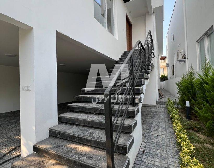 خرید ویلا ۳۵۰متری سند دار استخر دار نوساز کلید نخورده نوشهر | ۳۵۰ متر