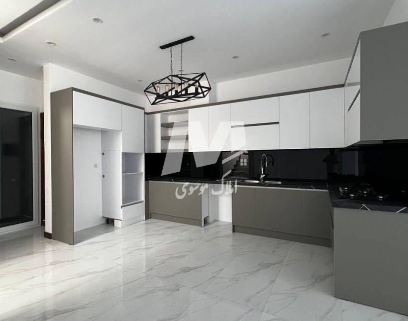 خرید ویلا ۳۵۰متری سند دار استخر دار نوساز کلید نخورده نوشهر | ۳۵۰ متر