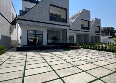 فروش ویلا ۴۵۰ متری سند دار نوساز کلید نخورده استخردار نوشهر | ۴۳۰ متر