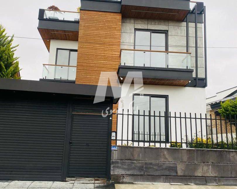 خرید ویلا ۳۰۰ متری‌ سند دار منطقه برند و‌ درجه یک رویان | ۲۰۰ متر