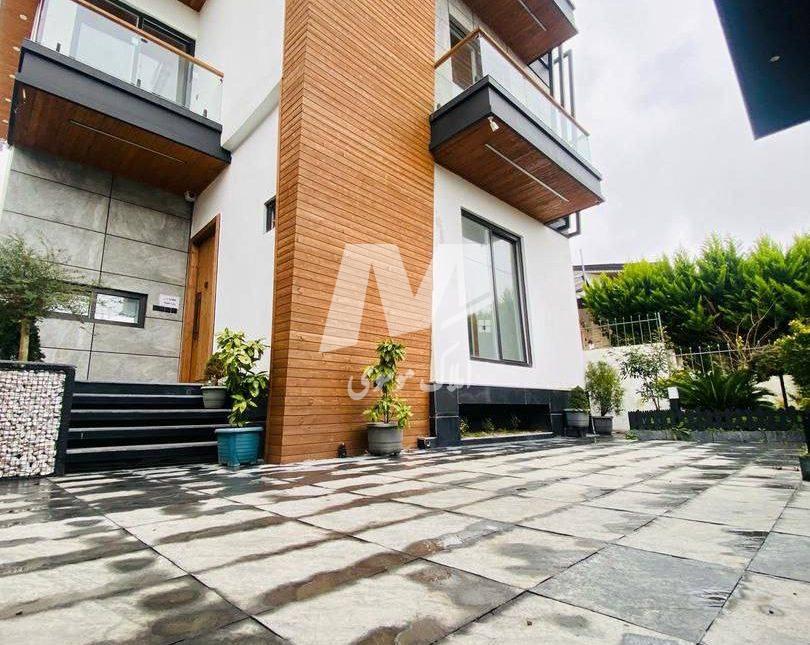 خرید ویلا ۳۰۰ متری‌ سند دار منطقه برند و‌ درجه یک رویان | ۲۰۰ متر