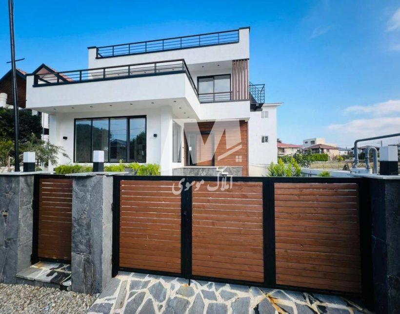 فروش ویلا ۳۰۰ متری سند دار لوکس و لوکیشن عالی نوشهر | ۳۰۰ متر