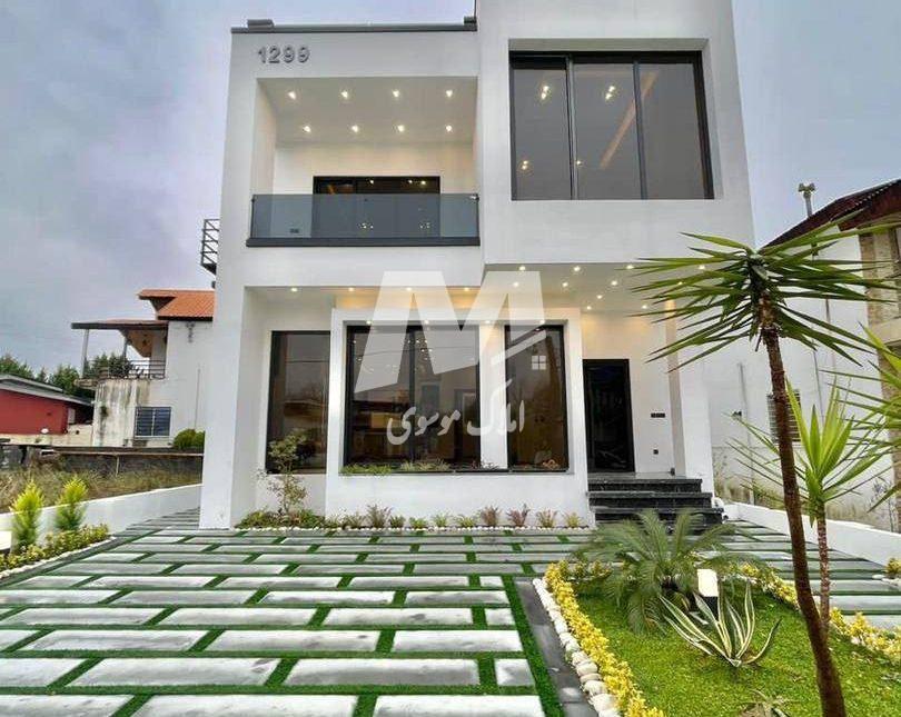 فروش ویلا ۳۰۰ متری سند دار مدرن شهرکی روف نوشهر | ۳۰۰ متر