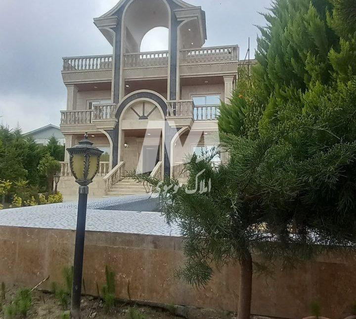 خرید ویلا کلاسیک ۴۰۰ متری شهرکی در چمستان نعمت‌آباد | ۴۰۰ متر