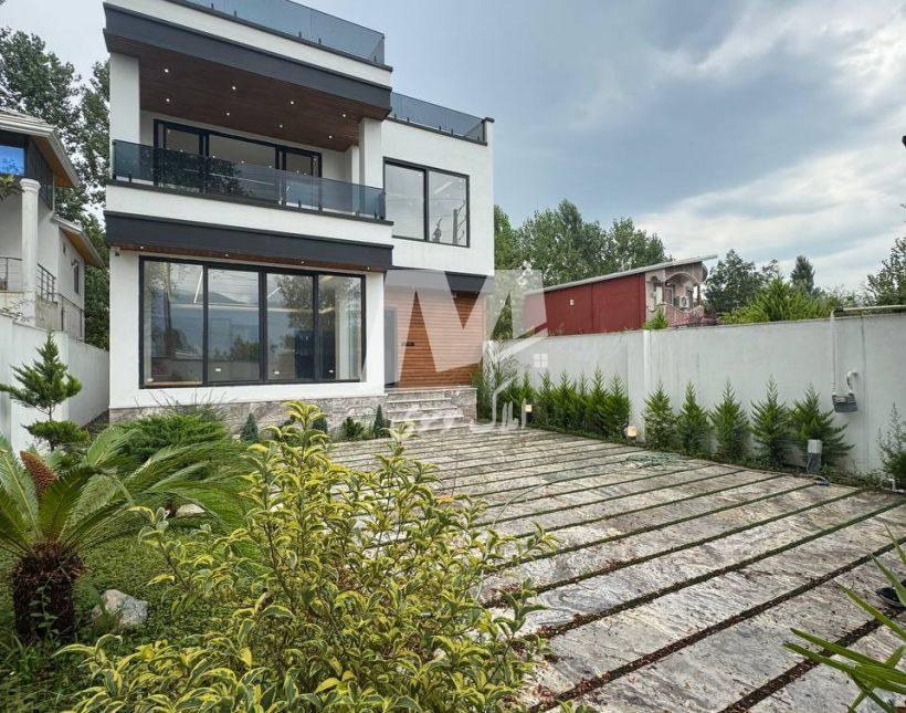 فروش باغ ویلا مدرن استخردار مدارک کامل منطقه گنجیاب نور | 330 متر