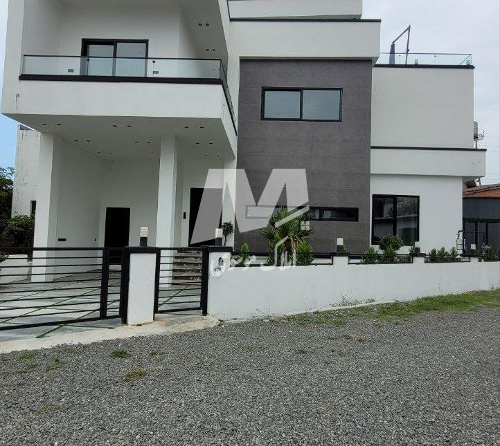 خرید ویلا نما مدرن 300 متری نوساز و کلید نخورده منطقه برند نوشهر | 290 متر