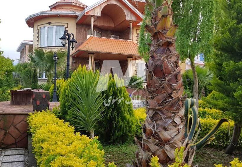 خرید ویلا باغ 1000 متری با استخر و زمین فوتبال | 1000 متر