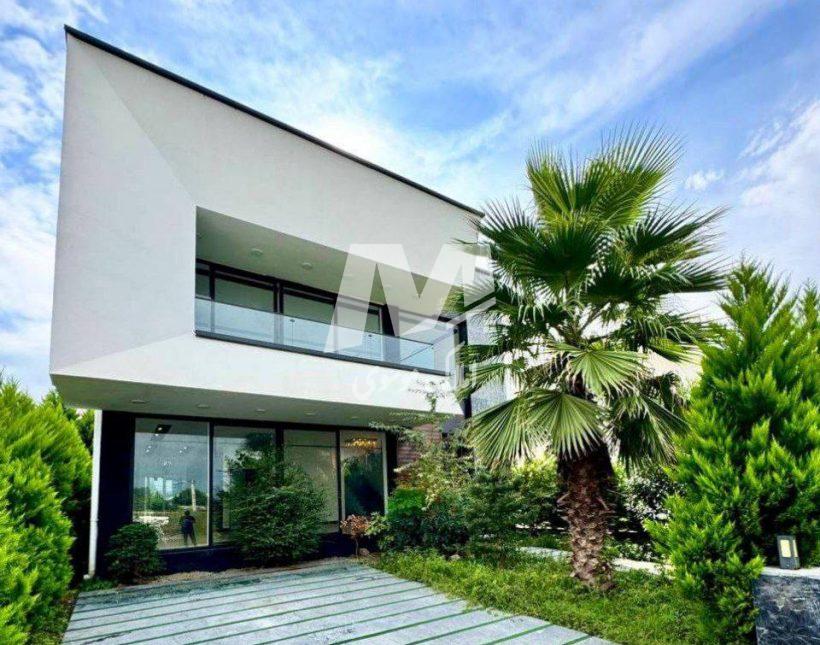 فروش باغ ویلا استخردار مدارک کامل تاپ لوکیشن نور | 250 متر