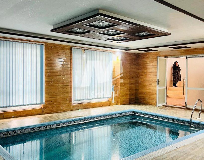 خرید ویلا باغ تریبلکس مبله با استخر روباز در چمستان سعادت‌ آباد | ۴۰۰ متر