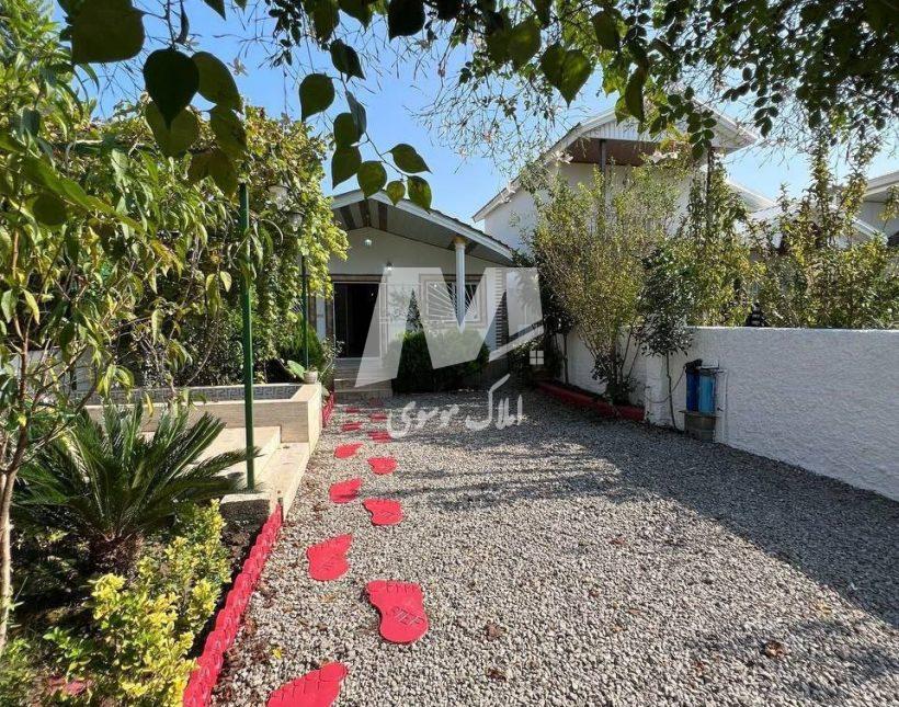 خرید ویلا باغچه استخردار ۲۱۰ متری در اناده چمستان | ۲۱۰ متر