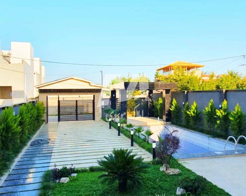 خرید ویلا تریبلکس ۴۰۰ متری با استخر و روف سند تک برگ | ۴۰۰ متر