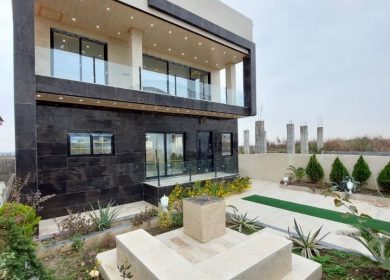 خرید ویلا 300 متری نزدیک جنگل با روف گاردن | 300 متر