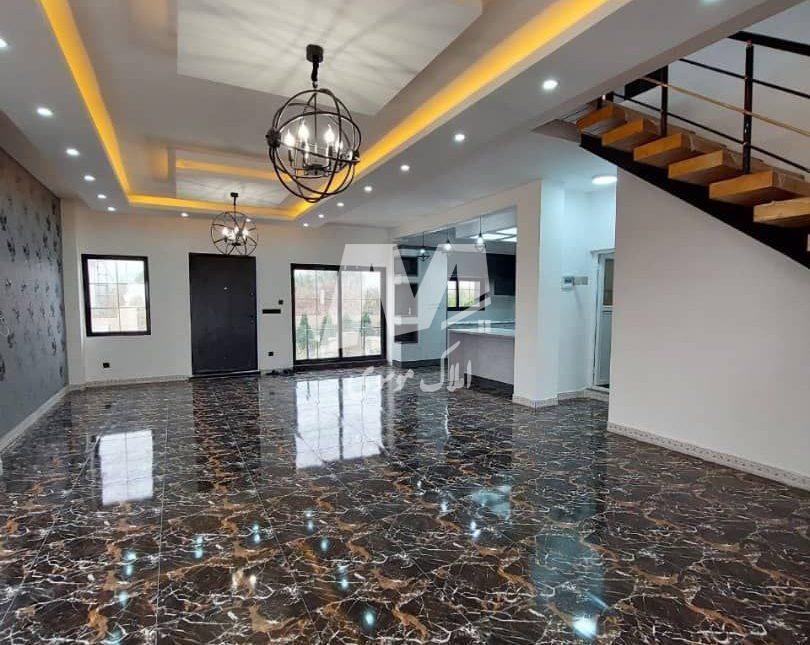 خرید ویلا 300 متری نزدیک جنگل با روف گاردن | 300 متر