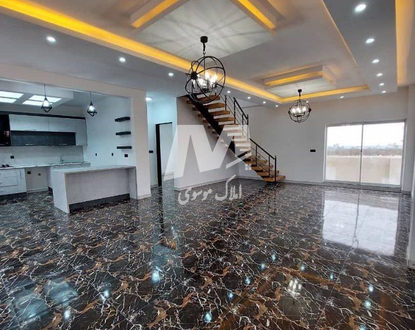 خرید ویلا 300 متری نزدیک جنگل با روف گاردن | 300 متر