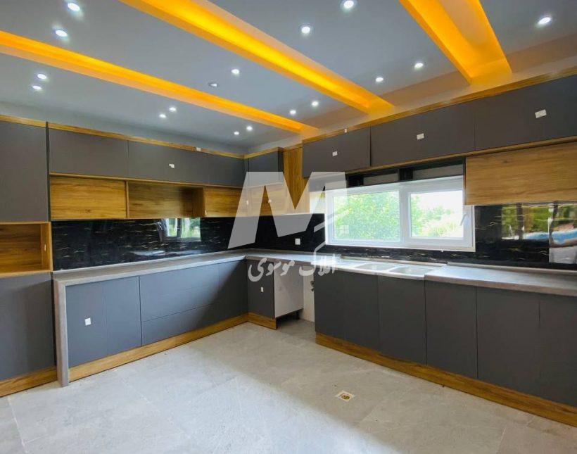 خرید ویلا باغ ۴۰۰ متری با استخر بازسازی شده | ۴۰۰ متر