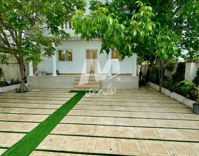 خرید ویلا طرح کلاسیک نما سفید با سند عرصه و عیان | ۲۳۰ متر