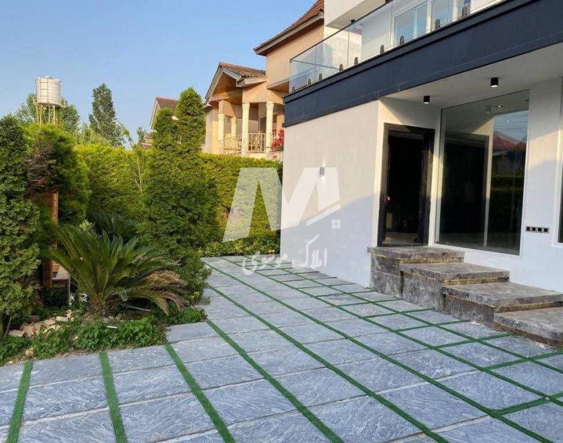 خرید ویلا رویان ۳۰۰ متری با سند قابل استعلام و ویوی عالی | ۲۳۰ متر