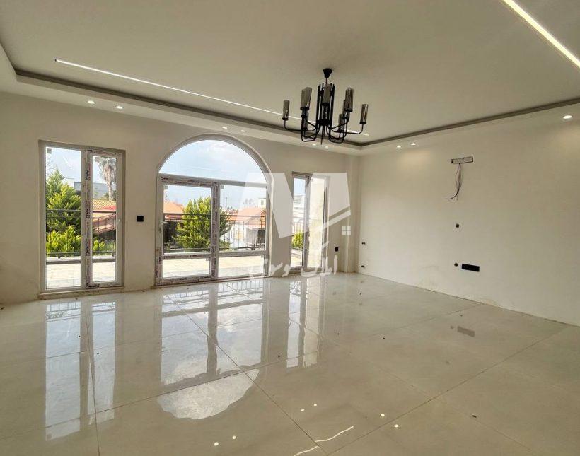 خرید کاخ ویلای ۴۰۰ متری با استخر و شهرکی در سعادت‌ آباد چمستان | ۴۰۰ متر